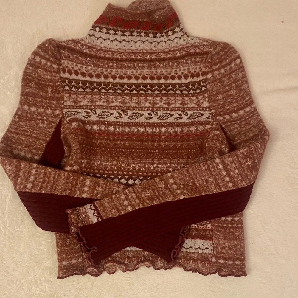Free People Maroon and White Turtleneck Sweater